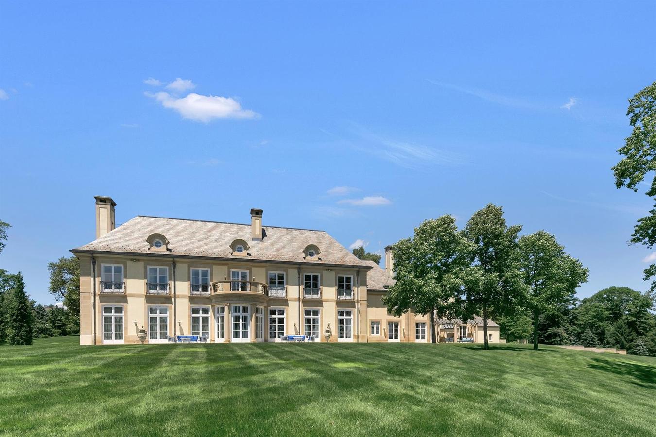 Jon Bon Jovi vende su mansión de estilo francés por 19 millones de euros