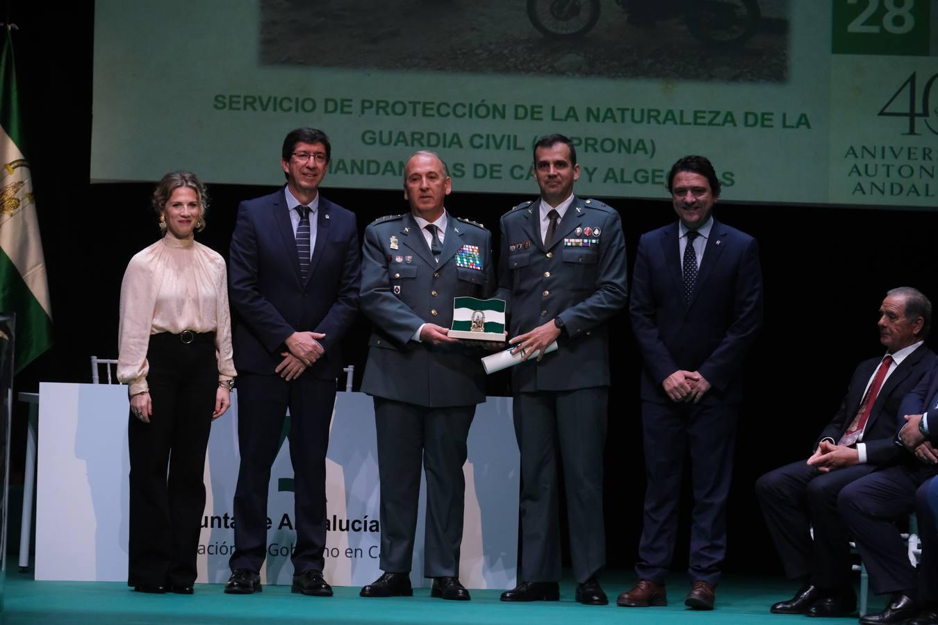 FOTOS: entrega de Banderas de Andalucía en el Teatro de Las Cortes de San Fernando