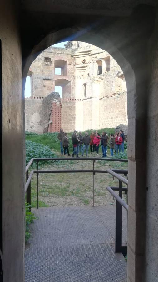 Las visitas al Castillo de Belalcázar con motivo del 28-F, en imágenes