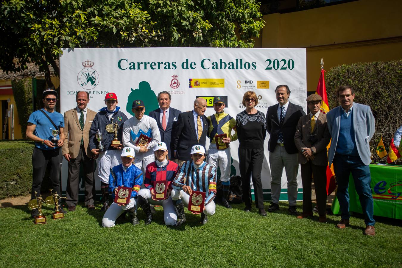 En imágenes, el inicio de las carreras de caballos de Pineda