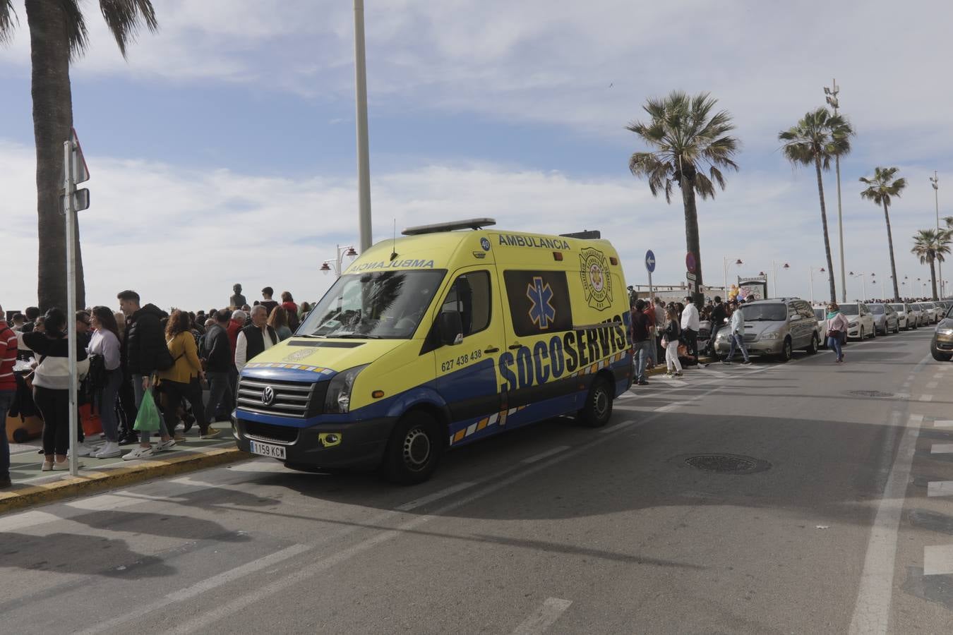 Batalla de coplas en el Paseo Marítimo