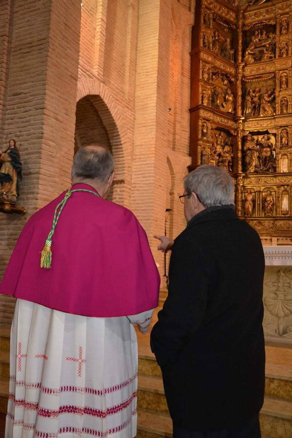 Las imágenes del recibimiento al nuevo arzobispo en la Puerta de Bisagra