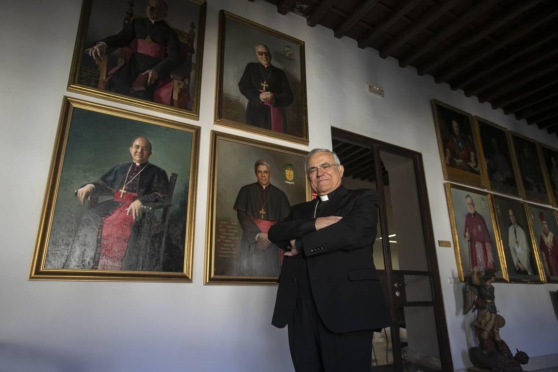 La entrevista al obispo de Córdoba, en imágenes