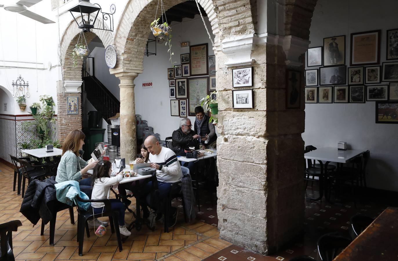 Callejero sentimental de Córdoba | La calle Romero Barros, en imágenes