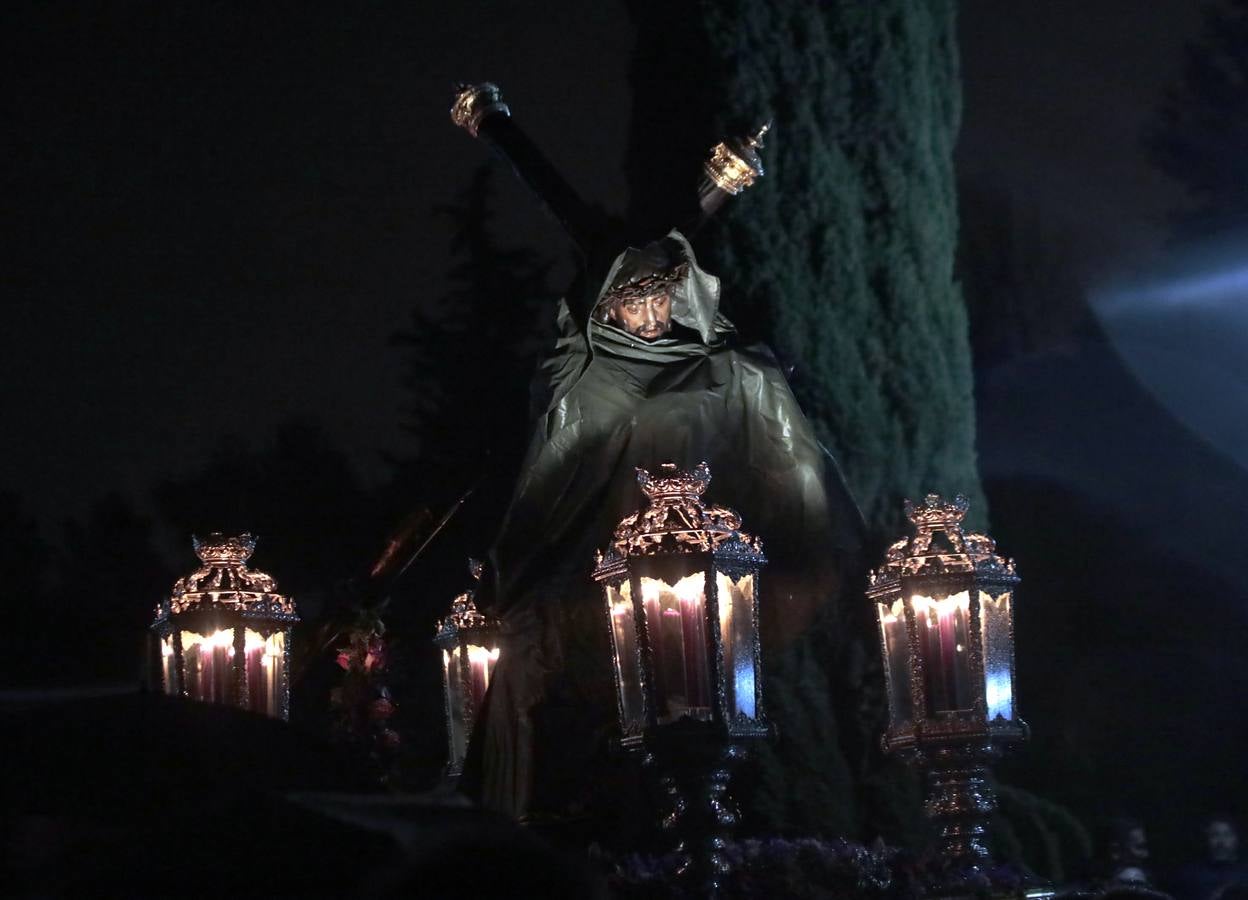 La lluvia impide el Vía Crucis de Itálica