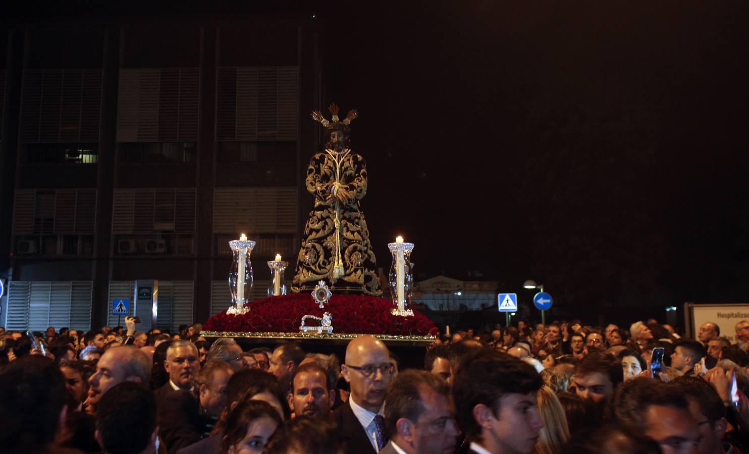 Las mejores imágenes del vía crucis del Señor de la Sentencia