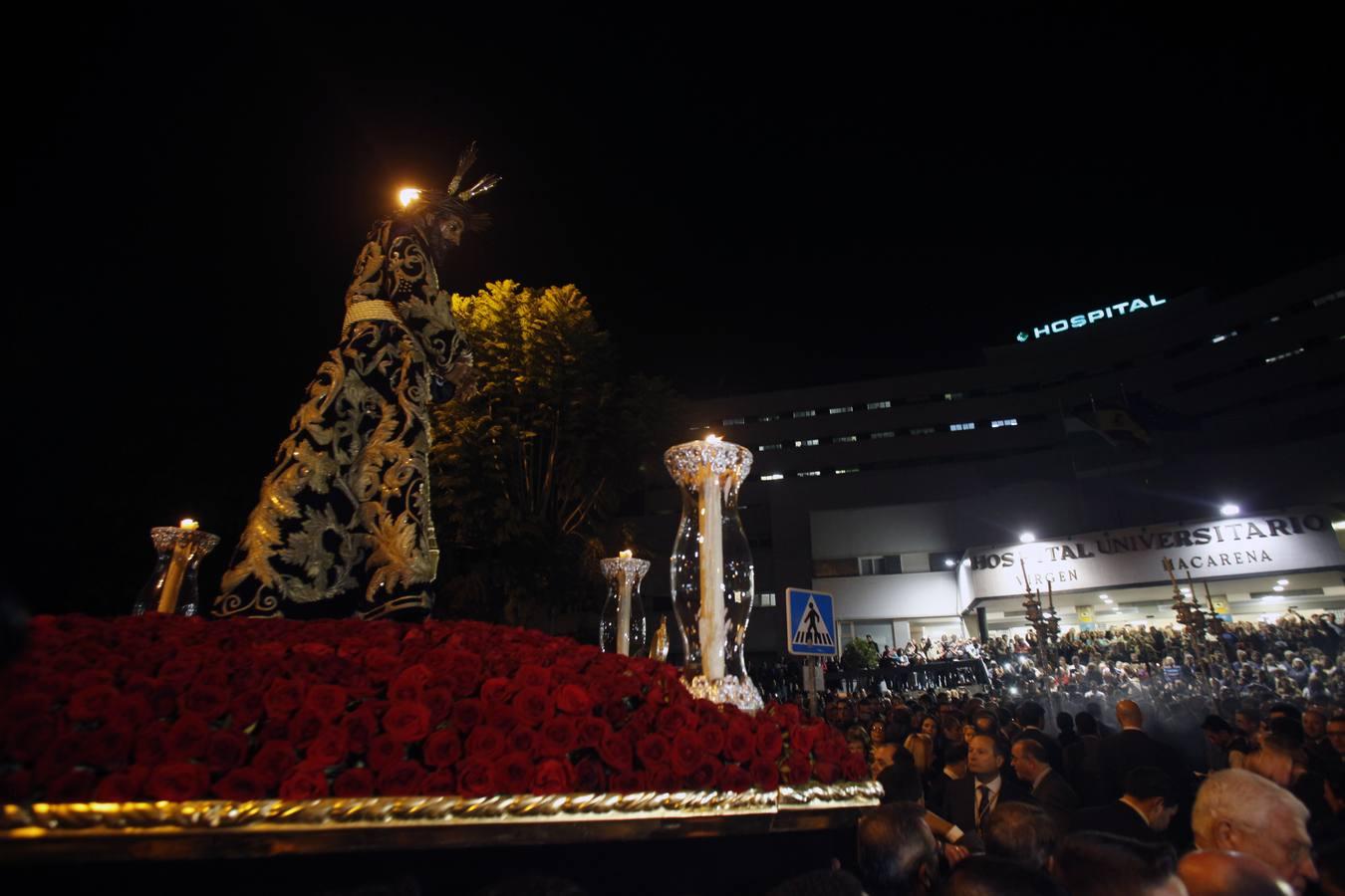 Las mejores imágenes del vía crucis del Señor de la Sentencia