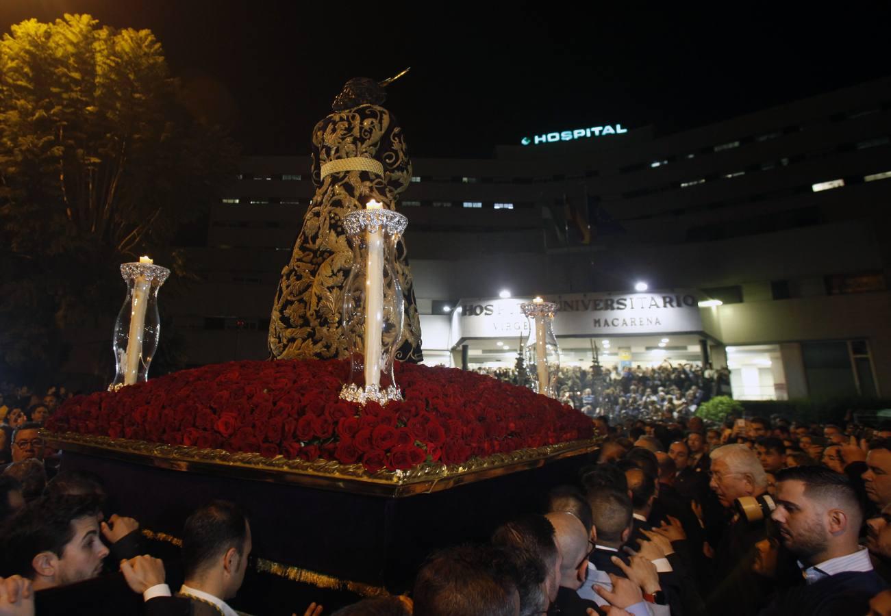 Las mejores imágenes del vía crucis del Señor de la Sentencia