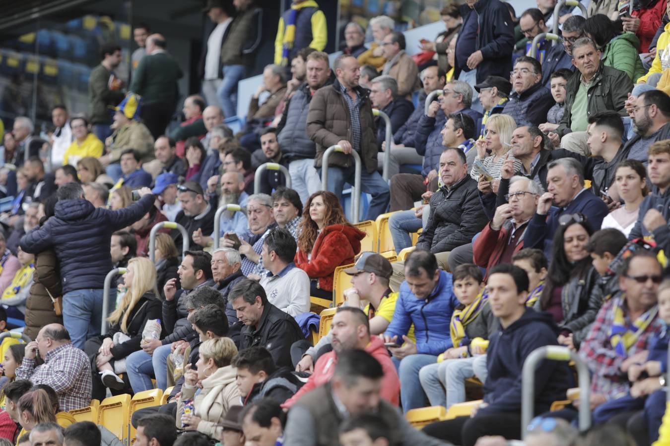 Búscate en el partido del Cádiz CF-Almería