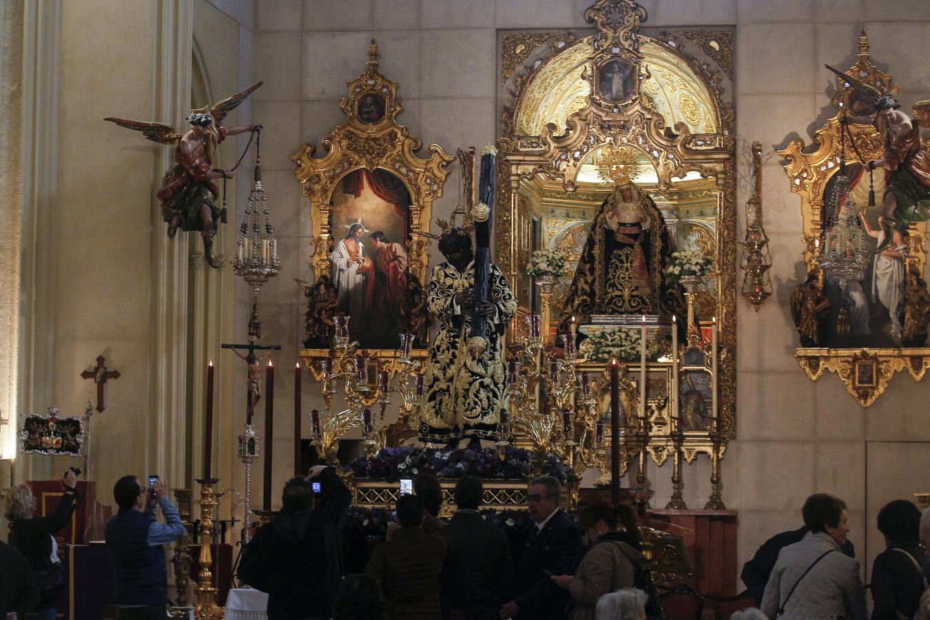 El Señor de la Salud de los Gitanos, preparado para el Vía Crucis de las Cofradías