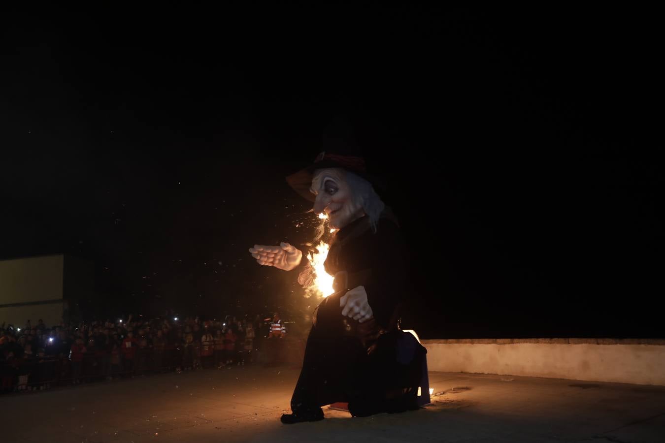 FOTOS: Quema de la Bruja Piti y fuegos artificiales desde La Caleta