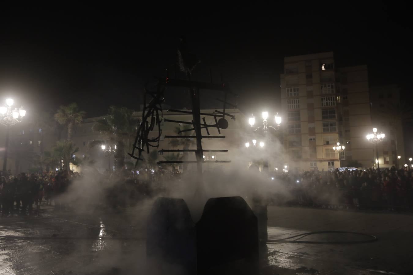 FOTOS: Quema de la Bruja Piti y fuegos artificiales desde La Caleta