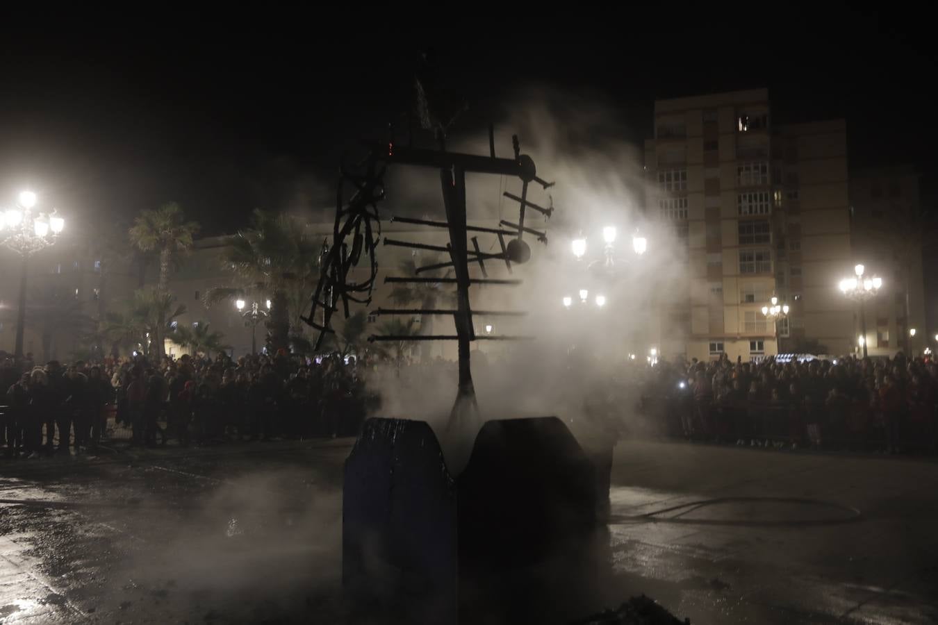 FOTOS: Quema de la Bruja Piti y fuegos artificiales desde La Caleta