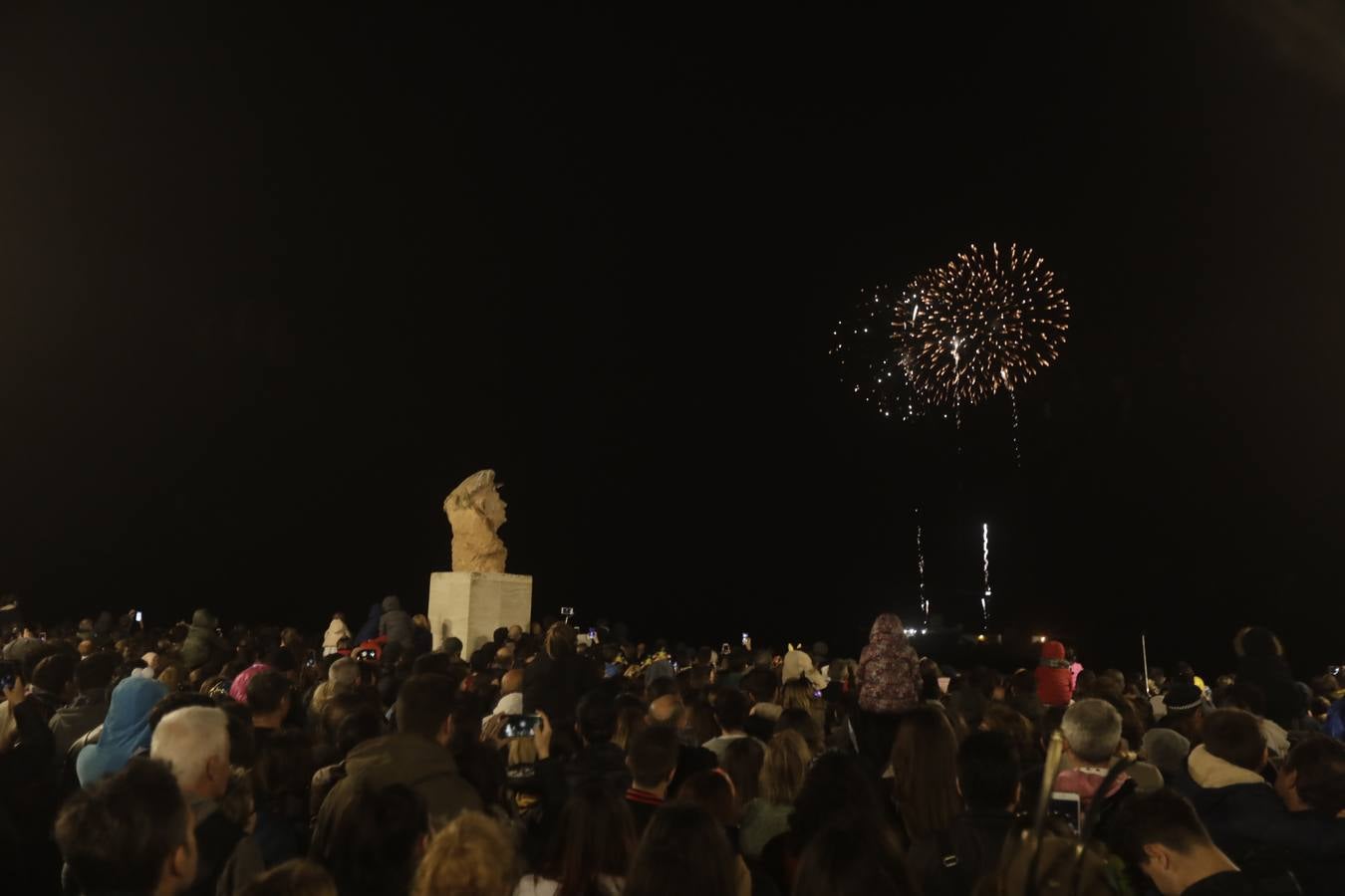 FOTOS: Quema de la Bruja Piti y fuegos artificiales desde La Caleta