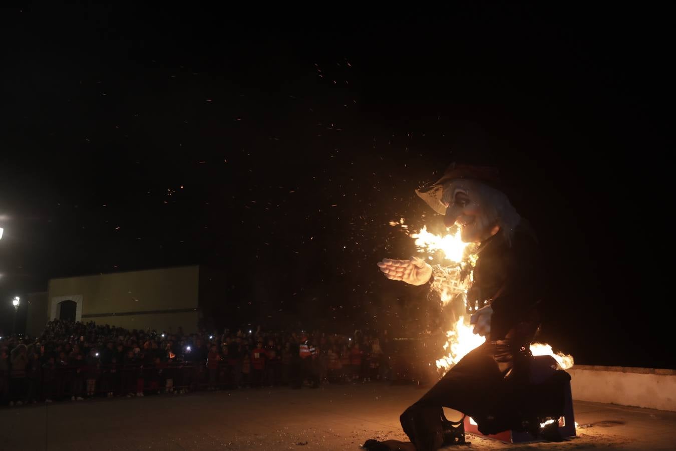 FOTOS: Quema de la Bruja Piti y fuegos artificiales desde La Caleta