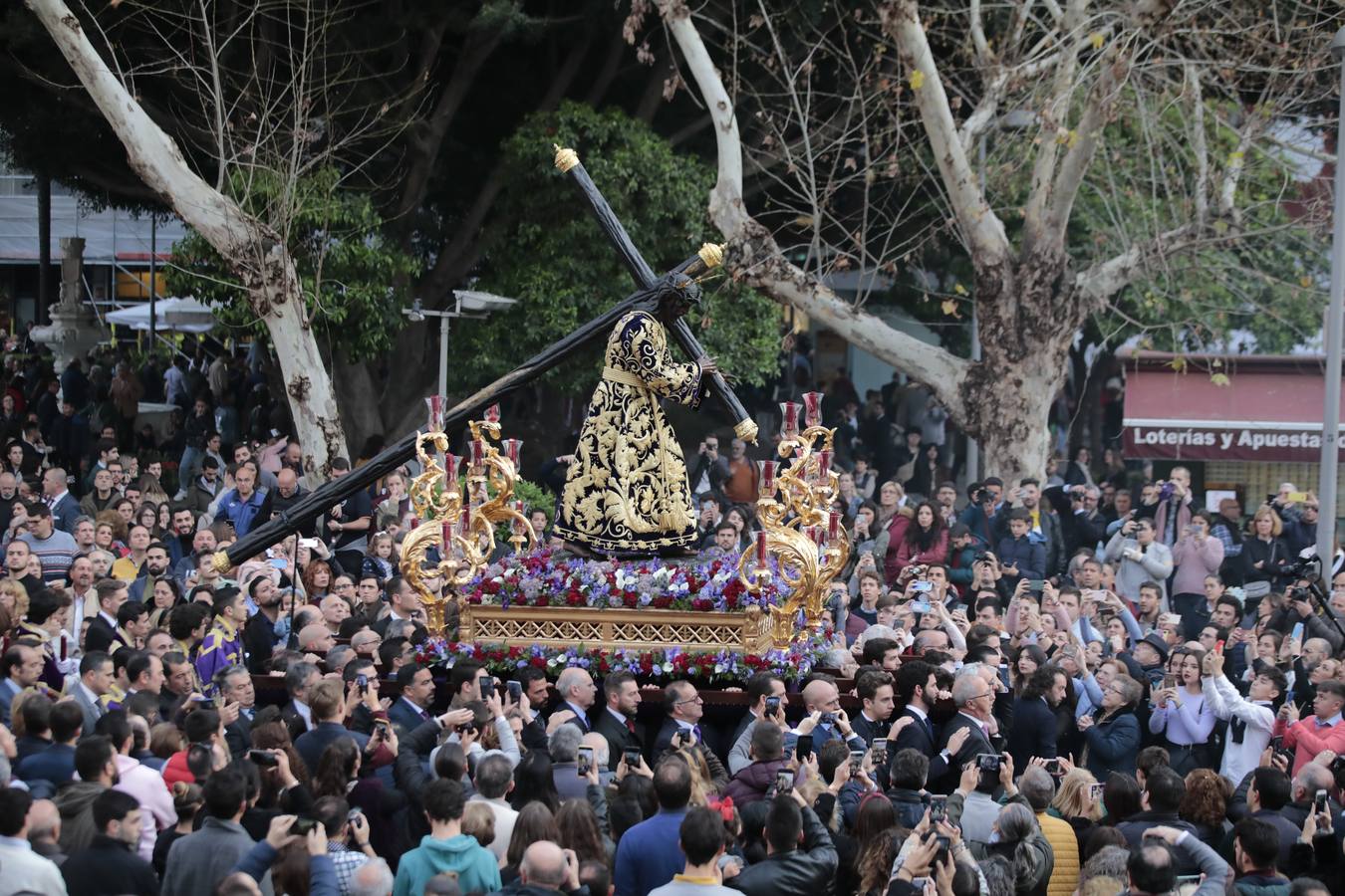 El Vía Crucis del Consejo de Hermandades y Cofradías de Sevilla, en imágenes (II)