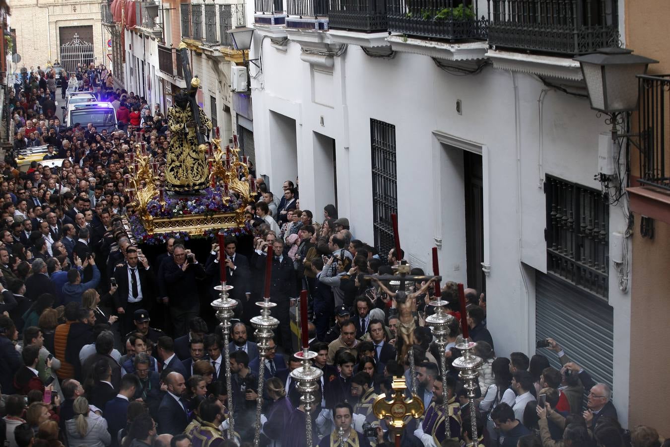 El Vía Crucis del Consejo de Hermandades y Cofradías de Sevilla, en imágenes (II)