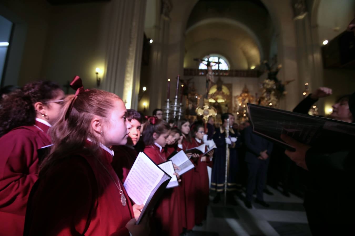 El Vía Crucis del Consejo de Hermandades y Cofradías de Sevilla, en imágenes