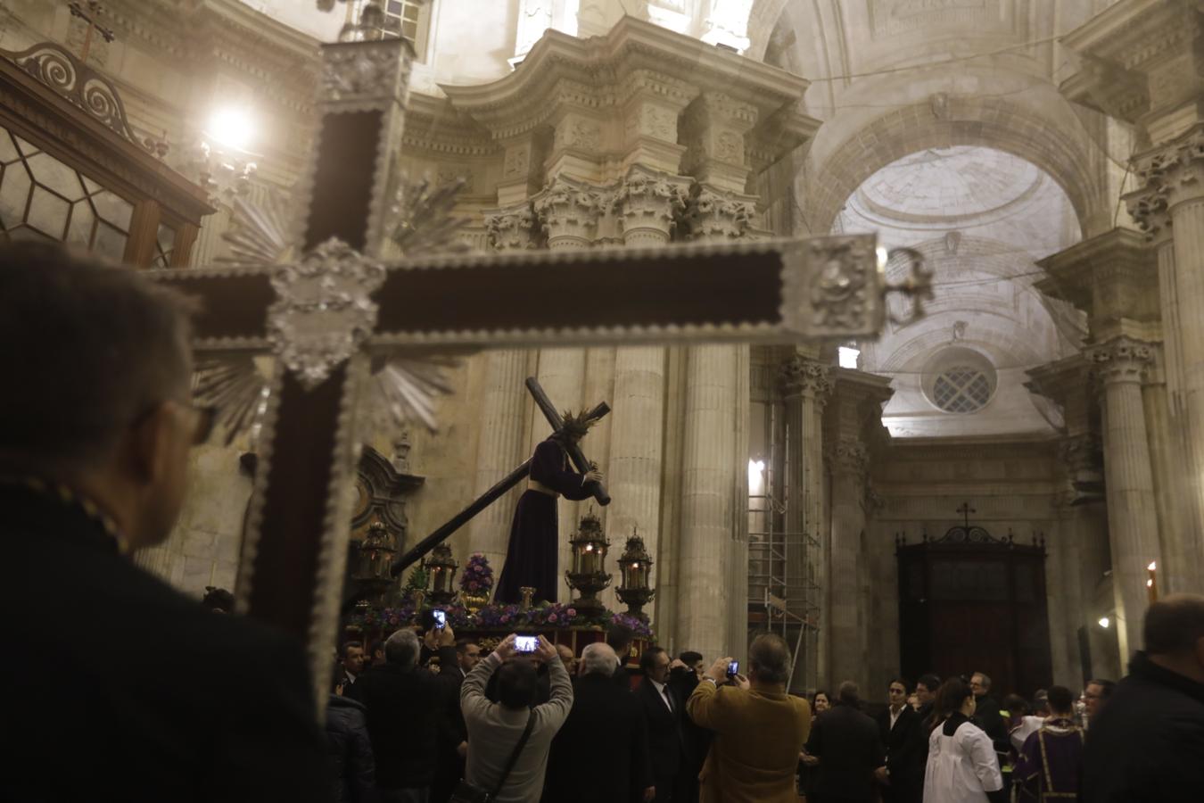 FOTOS: El Señor de Sanidad abre la Cuaresma 2020 en Cádiz