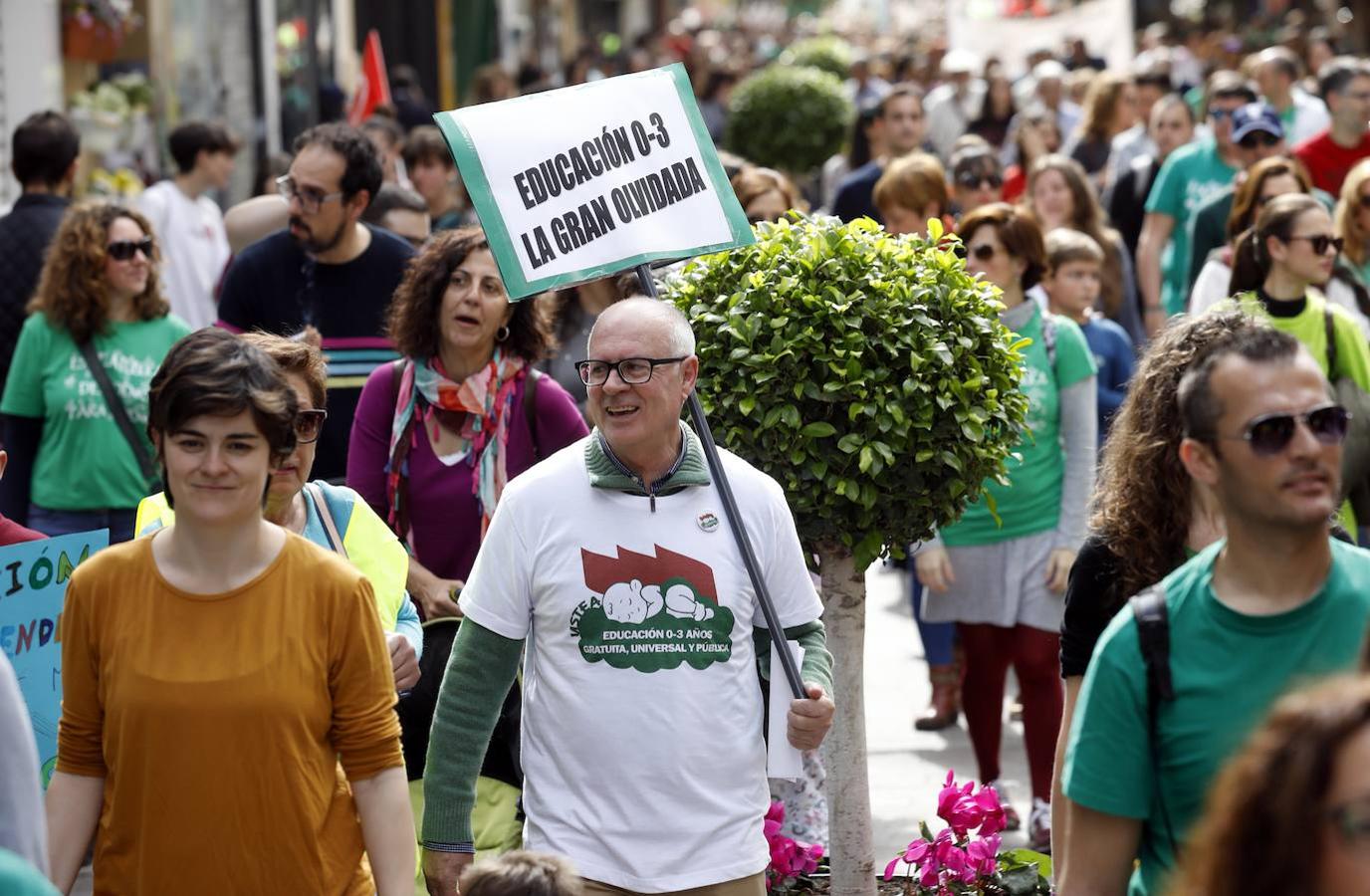 La manifestación en Córdoba contra el decreto de escolarización, en imágenes