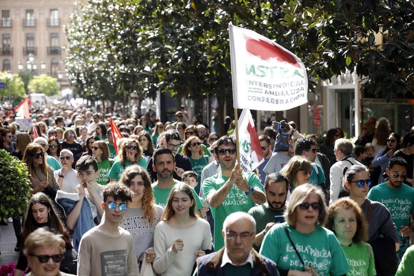 La manifestación en Córdoba contra el decreto de escolarización, en imágenes