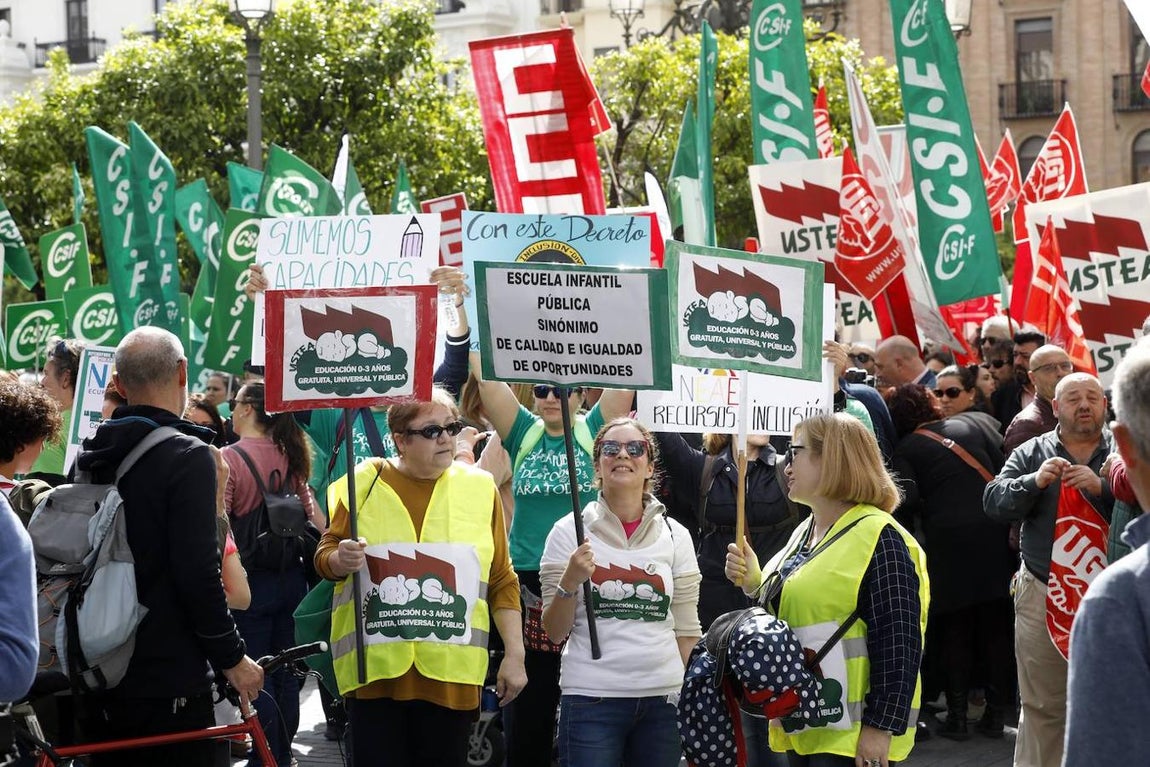 La manifestación en Córdoba contra el decreto de escolarización, en imágenes
