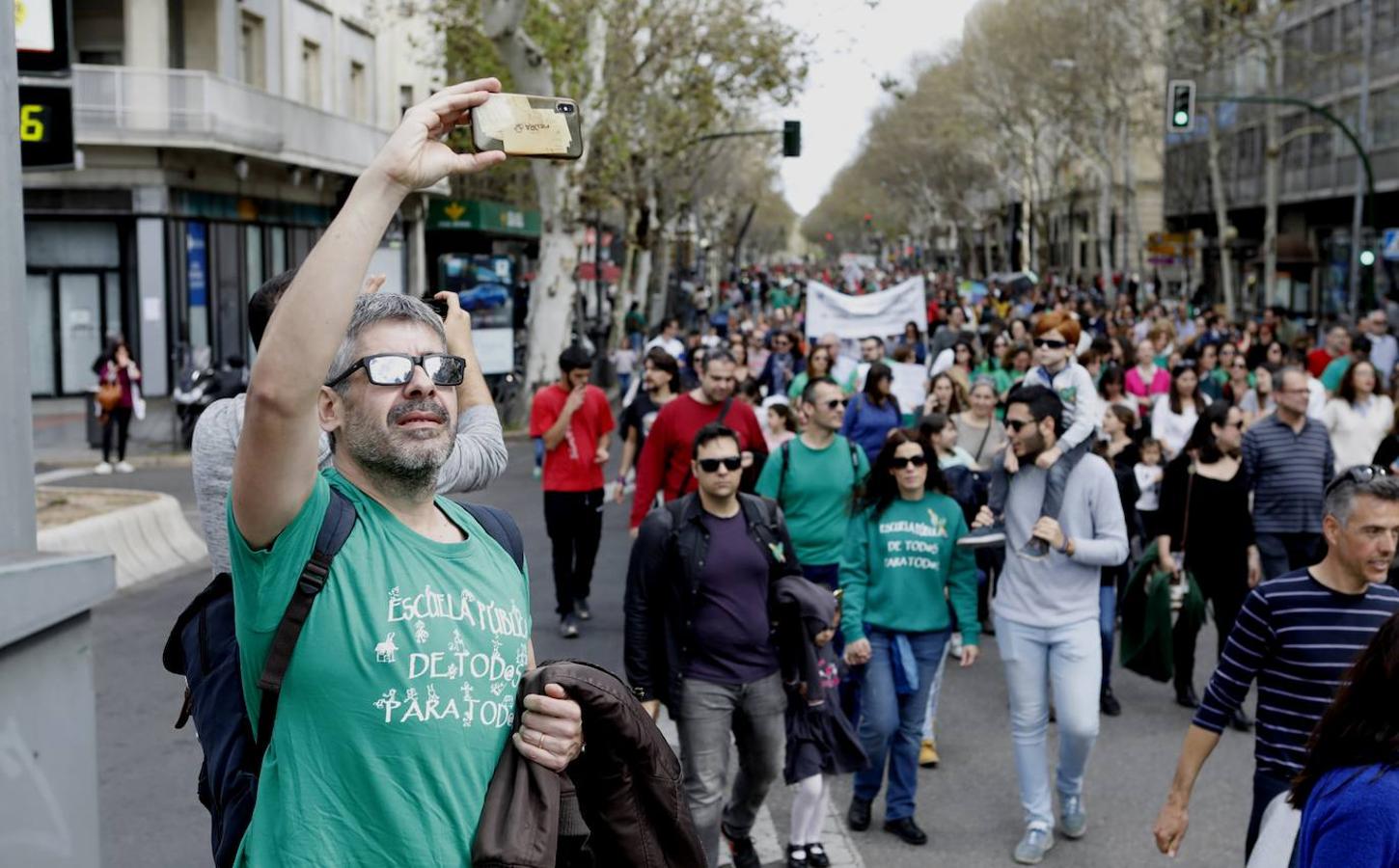 La manifestación en Córdoba contra el decreto de escolarización, en imágenes