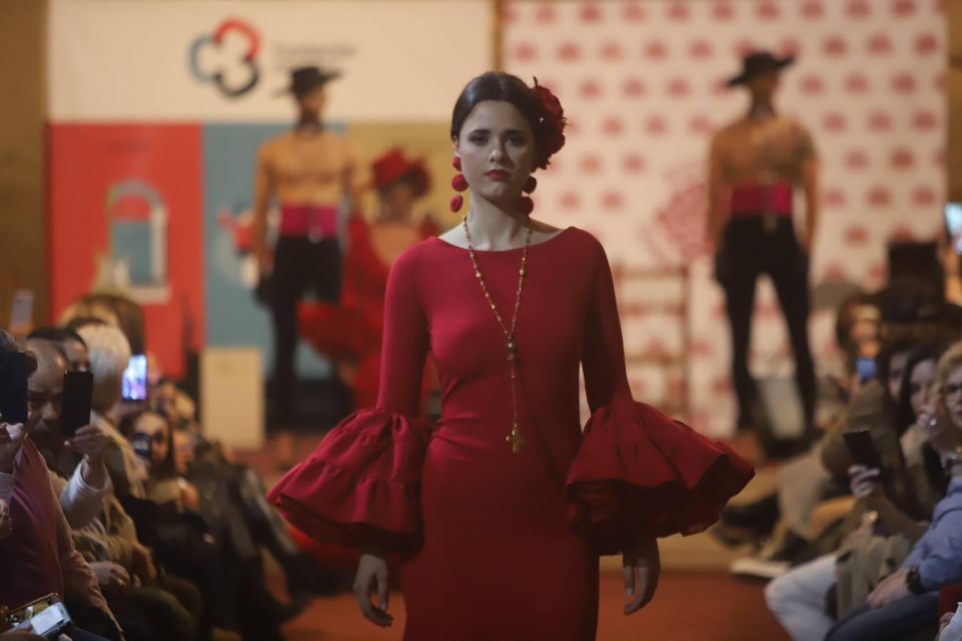 Moda flamenca y solidaria hecha en Córdoba, en imágenes