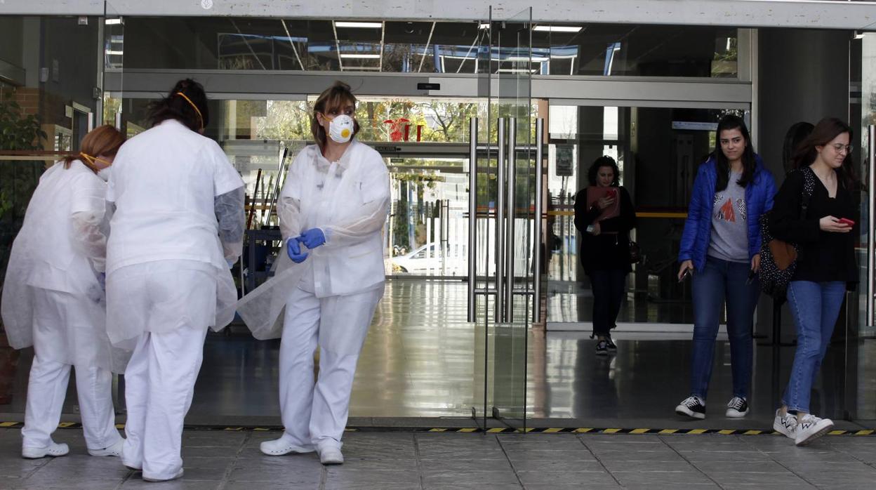 Desinfectan la Facultad de Comunicación de Sevilla tras un positivo por coronavirus