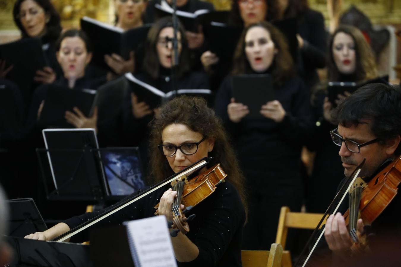 El concierto de la Orquesta y Coro de la Catedral de Córdoba en la Trinidad, en imágenes