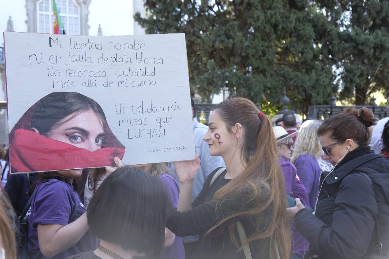 En imágenes, la marcha del Movimiento Feminista de Sevilla por el 8-M