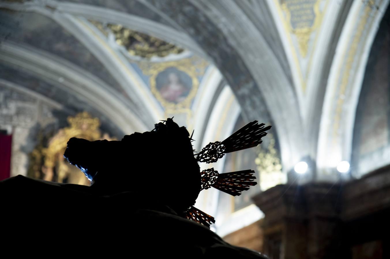 Vía crucis y traslado de Montserrat