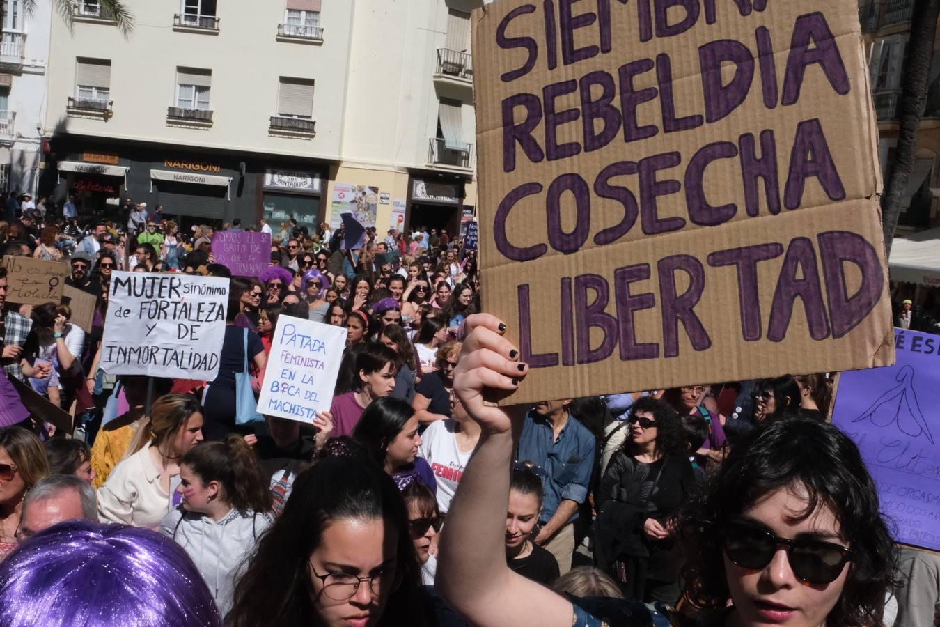 Fotos: Manifestación por el 8M en Cádiz