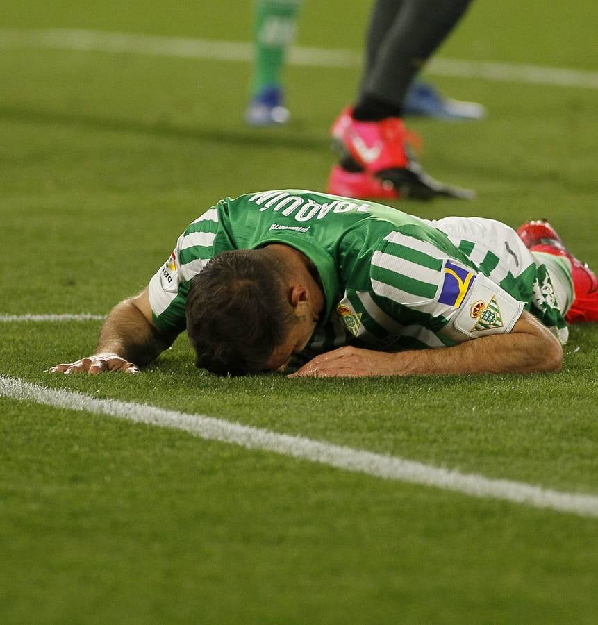 Las mejores imágenes de la victoria del Betis ante el Real Madrid en el Villamarín (2-1)