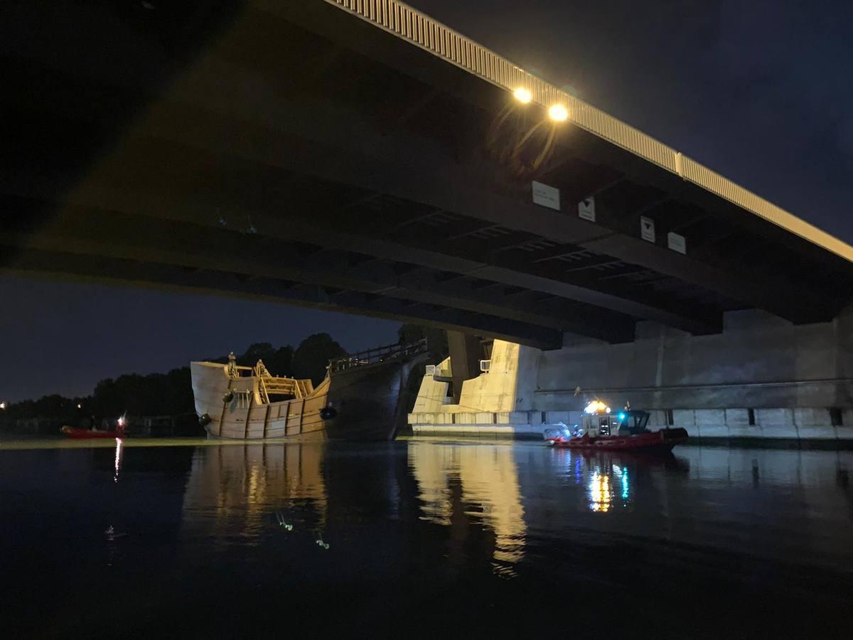 Las imágenes de la réplica de la Nao Victoria 500 en el Guadalquivir