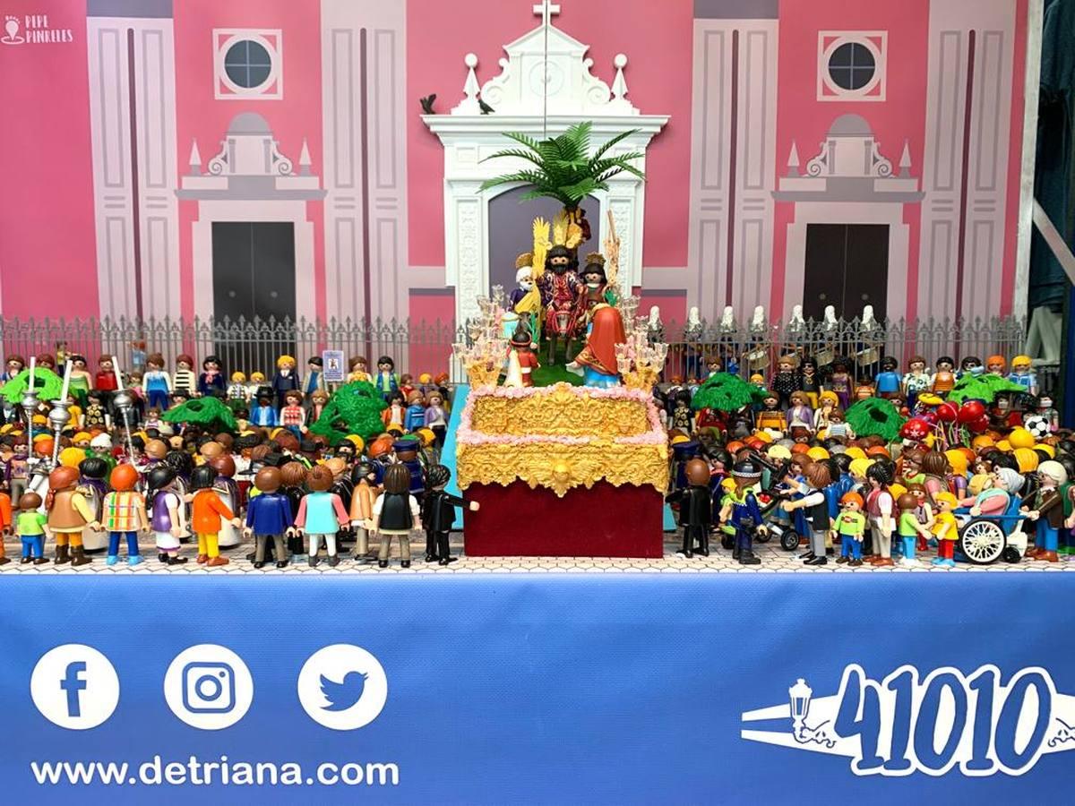 Un escaparate de playmobil recrea la salida de la Borriquita