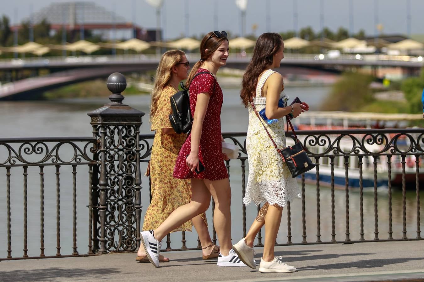 En imágenes, Sevilla registra temperaturas primaverales