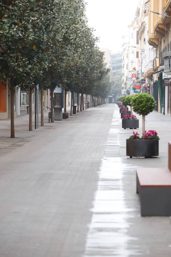 Comercios cerrados y calles vacías por el coronavirus en Córdoba