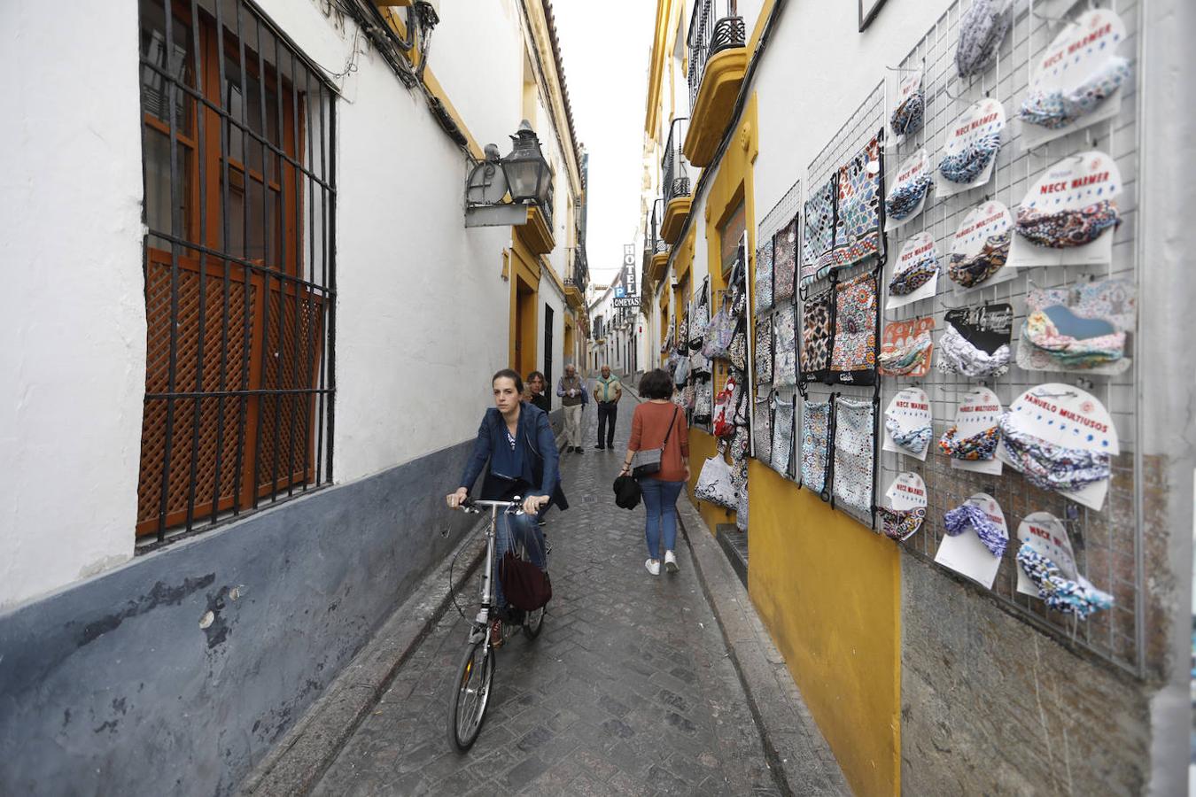 La calle Encarnación de Córdoba, en imágenes