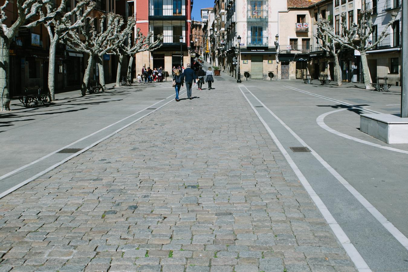 Pocos viandantes en las calles de Soria capital