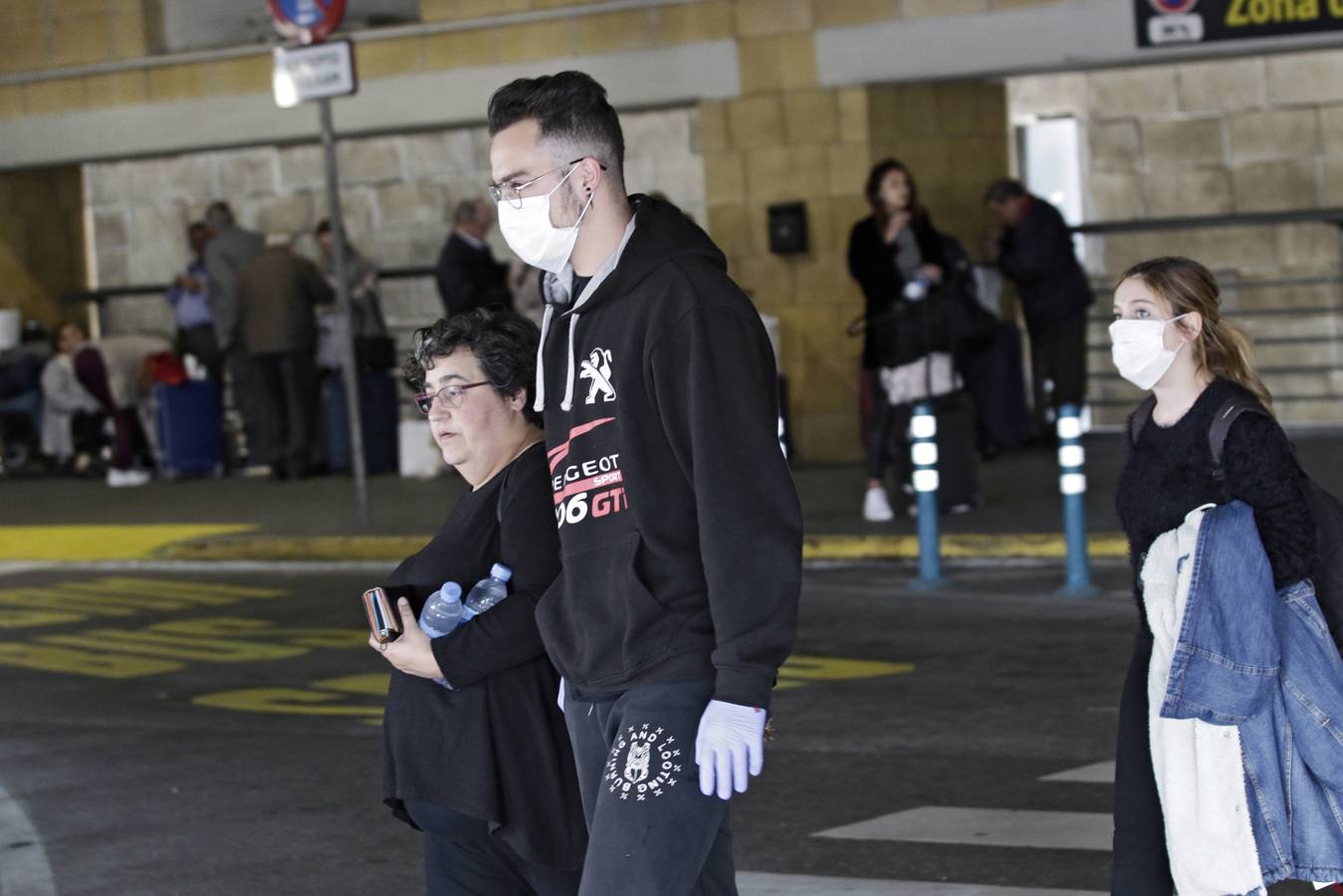 En imágenes, ambiente en el aeropuerto de Sevilla