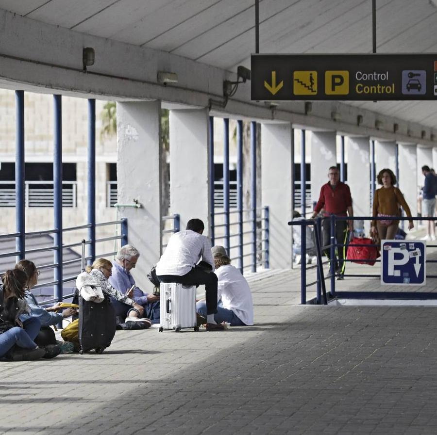 En imágenes, ambiente en el aeropuerto de Sevilla