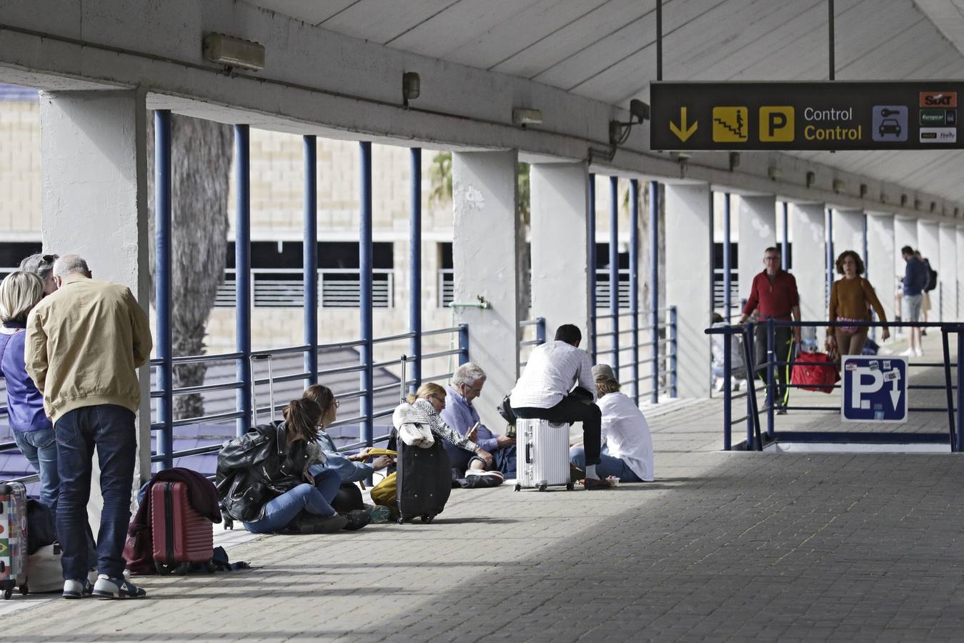 En imágenes, ambiente en el aeropuerto de Sevilla