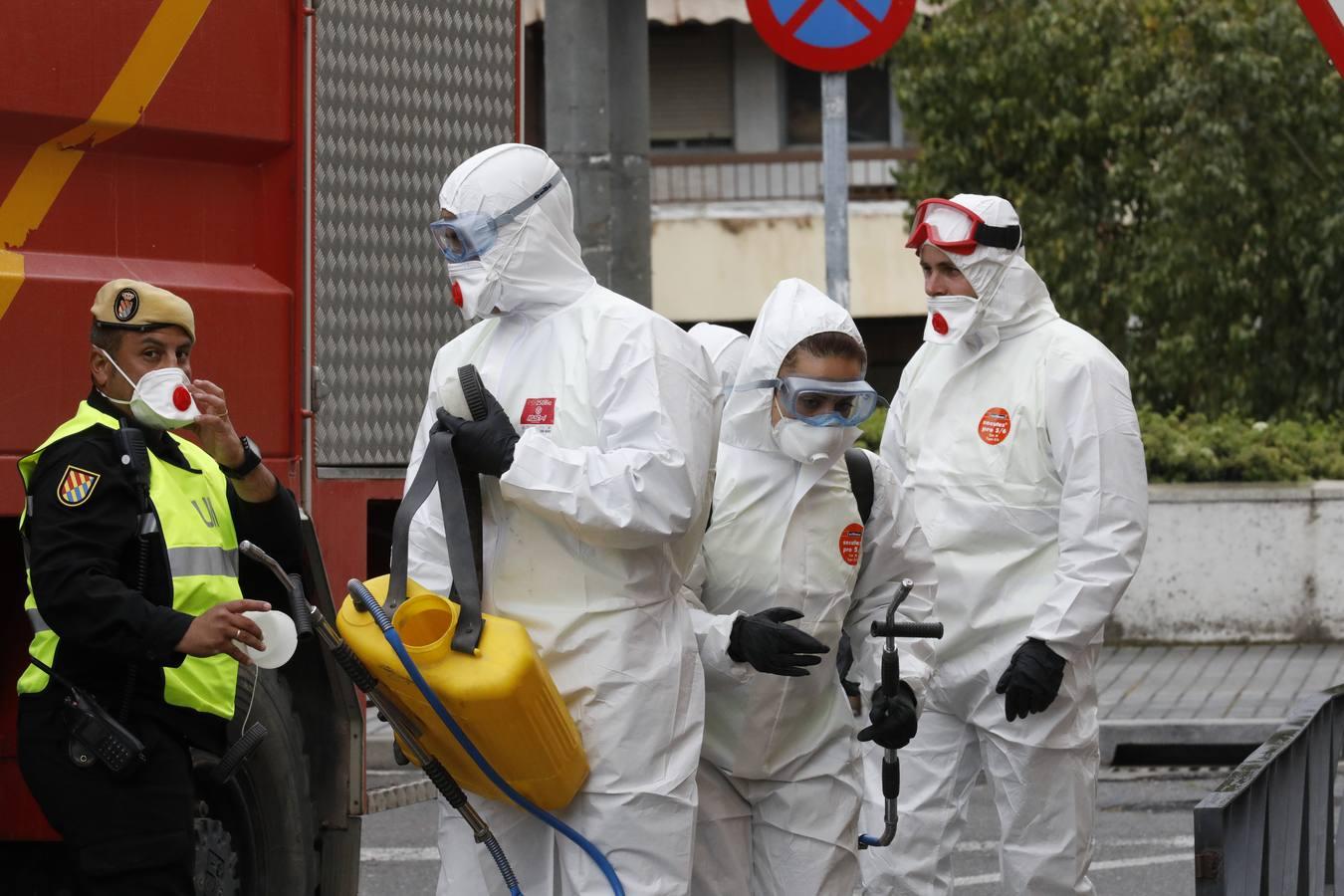 En imágenes, la UME inicia en Córdoba la desinfección contra el coronavirus