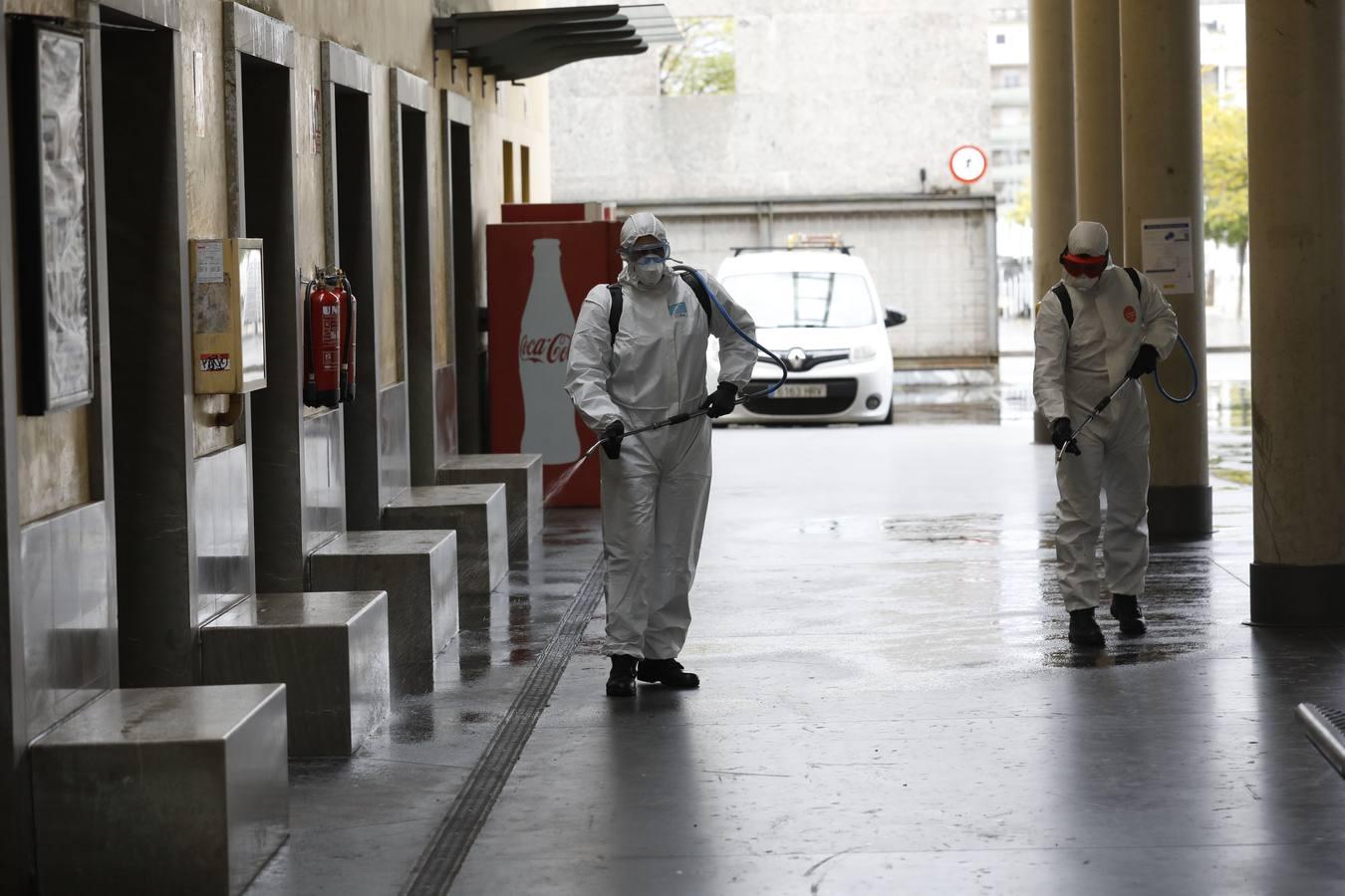 En imágenes, la UME inicia en Córdoba la desinfección contra el coronavirus