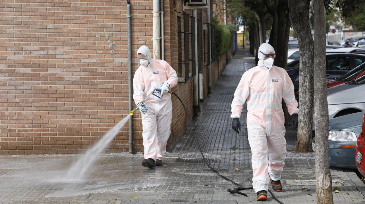 El primer día laborable en Córdoba por el estado de alarma, en imágenes