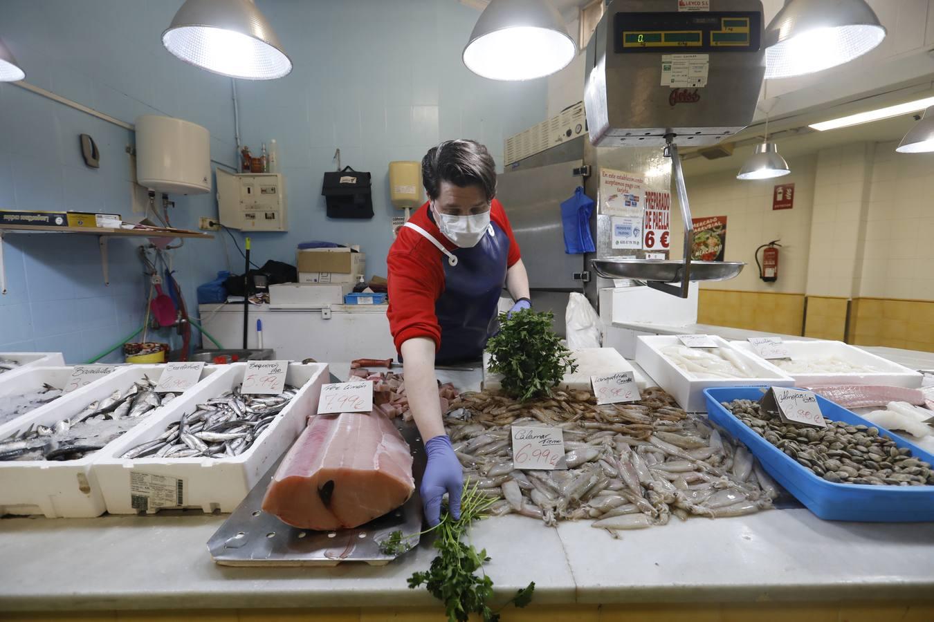 Las calles, mercados y quioscos de Córdoba con el coronavirus, en imágenes