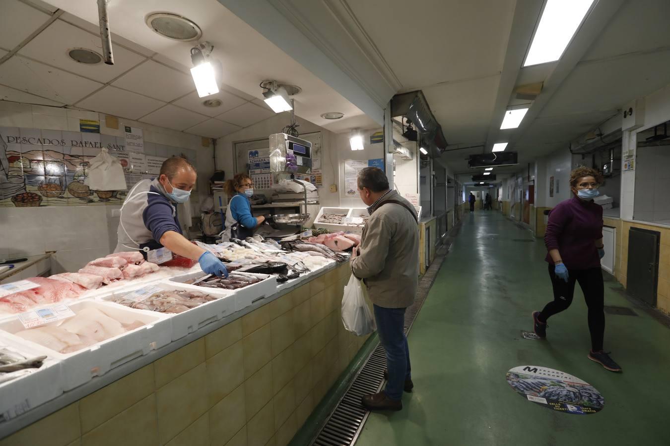 Las calles, mercados y quioscos de Córdoba con el coronavirus, en imágenes