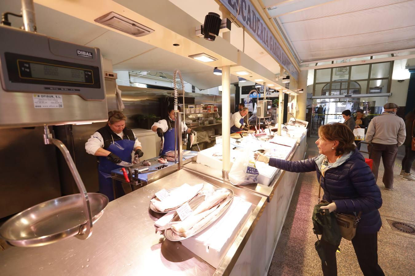 Las calles, mercados y quioscos de Córdoba con el coronavirus, en imágenes