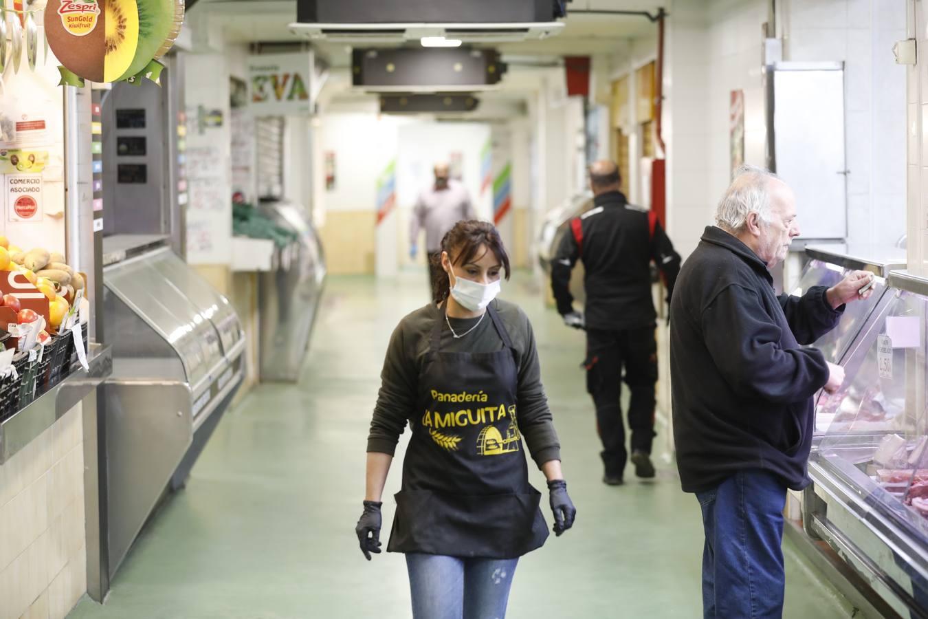 Las calles, mercados y quioscos de Córdoba con el coronavirus, en imágenes